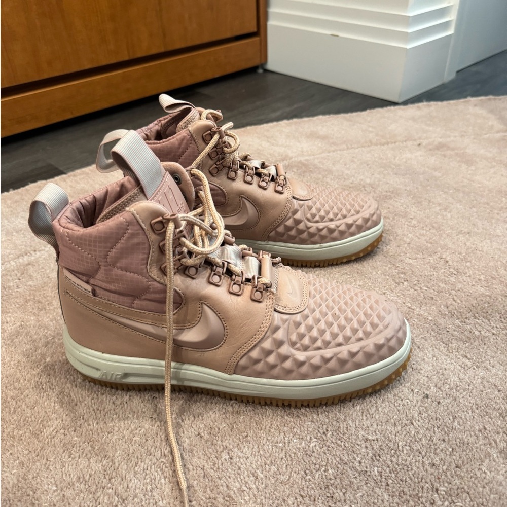 Nike High-Top Sneakers in dusty pink
